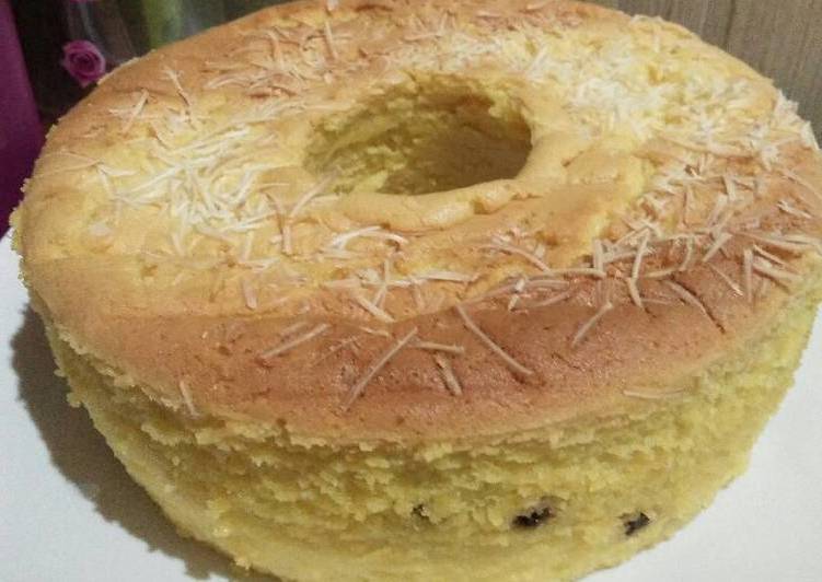 Kue bolu kukus rasa durian