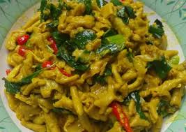 Usus pedas bumbu kuning